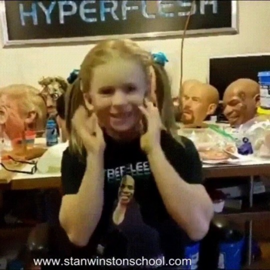 surlyqueen: sixpenceee: Hyperflesh creates disturbingly realistic masks that will terrify, confuse and excite the masses.  THANKS I HATE IT. 