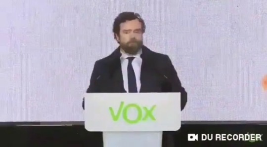   Es como Barrio Sésamo, pero en facha.  