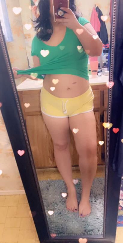 coveredsunshine2: Who’s burns their tummy w a curling iron???  ☝🏼☝🏼this dork.   