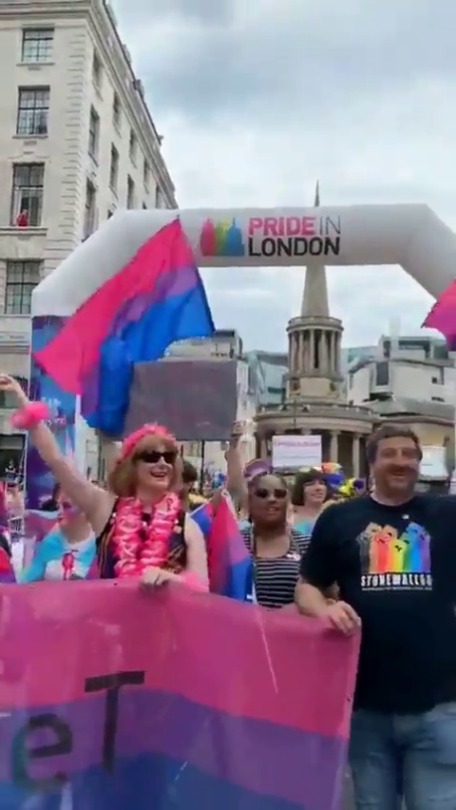 bi-trans-alliance:   #BWithTheT at London Pride, June 2019  (source)   (bi groups