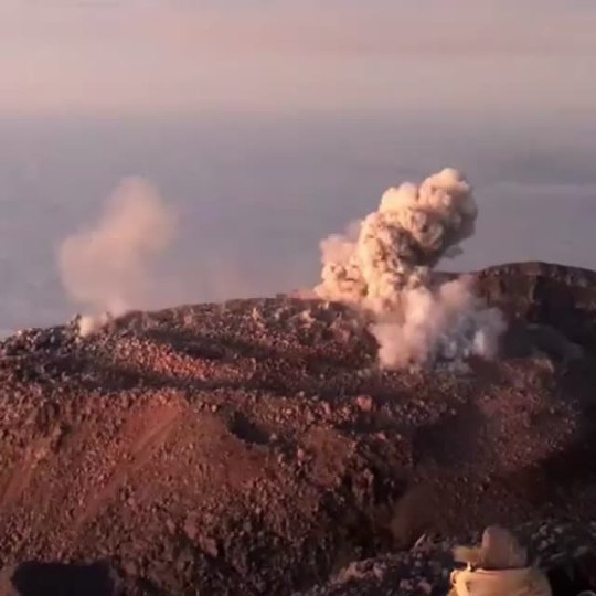 breaktoexplore Our personal eruption on Gunung Semeru last week. Sound on