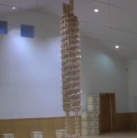 king-cricket:  fluffygif:  Amazing dominoes structure    god destroying the tower of babel 
