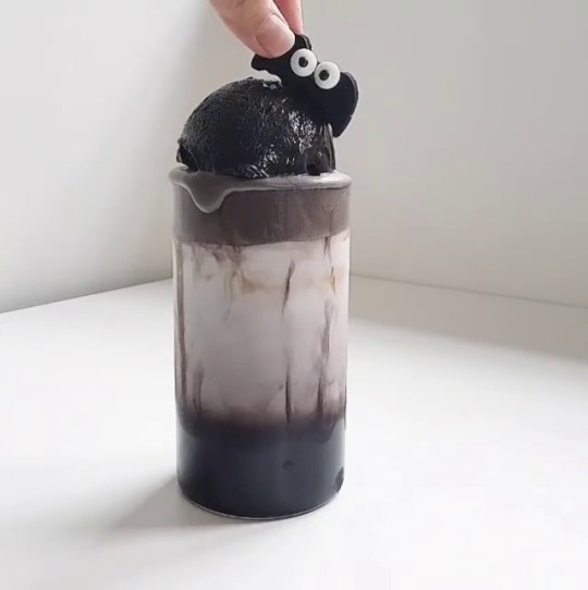 soothifying-sounds-asmr:Black chocolate latte by y.na__