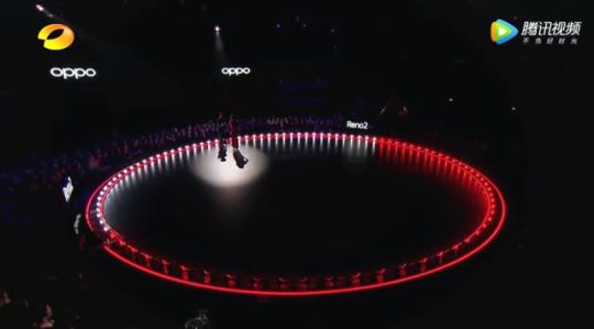 amazing double dance by hao ruoqi ( in blue)and wang xuerou(in red)