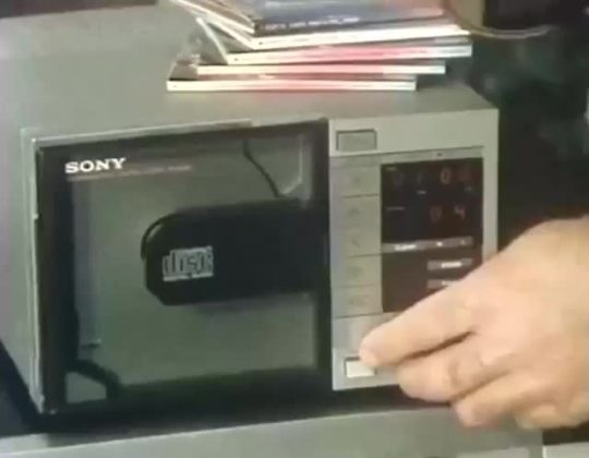 https://66.media.tumblr.com/tumblr_q5hly02hDL1s6ghe7_frame1.jpg