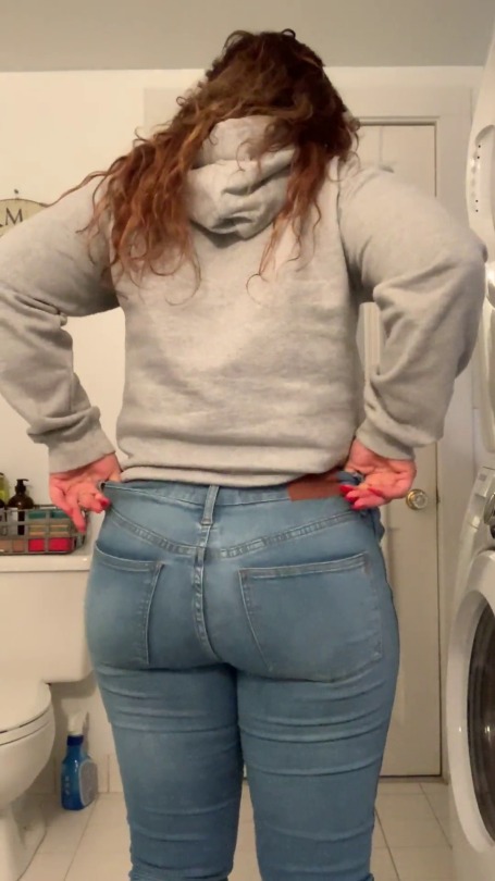 peelemphotography:  bootyshow:  Maddy Margarita   mmmmmmm    Sexy ass 
