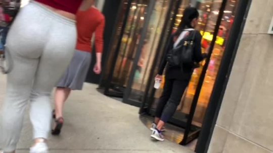 bayareacandi:chicagocandid22:SLIM THICK PAWG GRAY SWEATS NICE ROUND BUBBLE AZZ!!! VIDEO 2:34 MINUTES!!!! FOUR(4)DOLLARS!!! BAYAREACANDI APPROVED!!👀💦💦