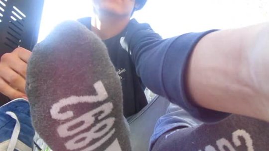 jfeet14:Sweaty 19 y/o toes in ur nose
