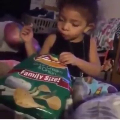 peony911:  biggerbluegill:  Gotta get the dip!    Too cute!  😂❤️😂