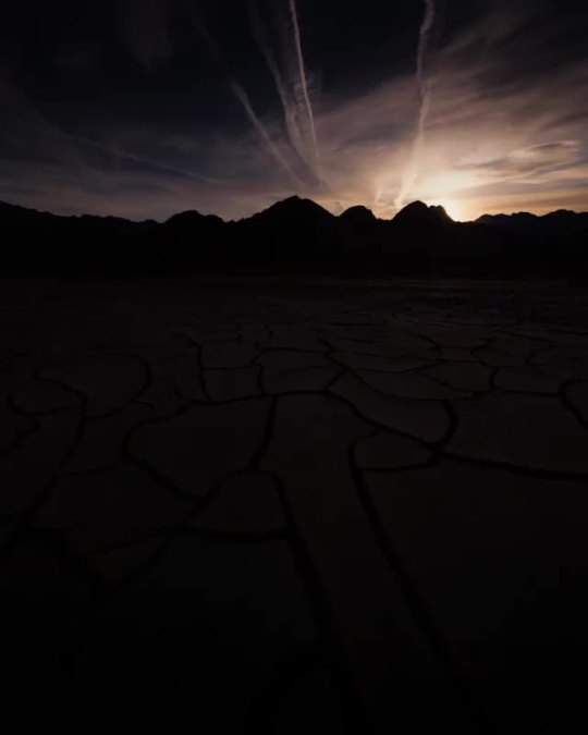 Surise over the California Desert shainblumphotography After 3 years of hardwork. My Timelapse Masterclass is finally LIVE!...