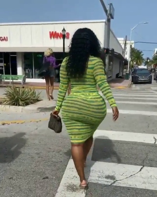 sir-smoove: sexyred2016:  Fat azz crossing the street    Oh you gotta love it 🤤🤤🤤🤤🤤🤤🤤🤤🤤 