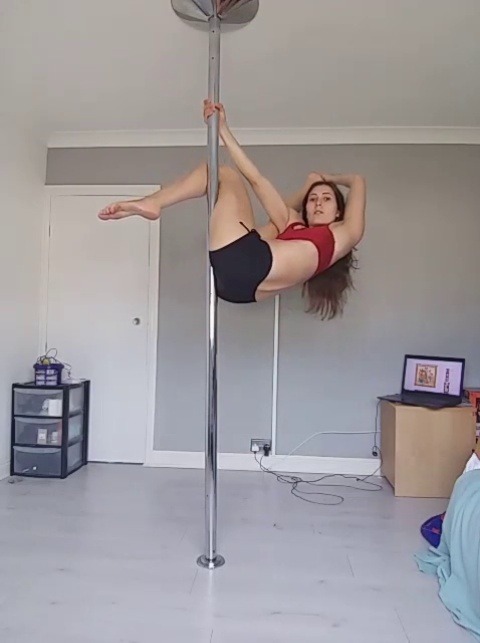 Lesben Sex statt Poledance Unterricht Lesben Sex statt Poledance Unterricht