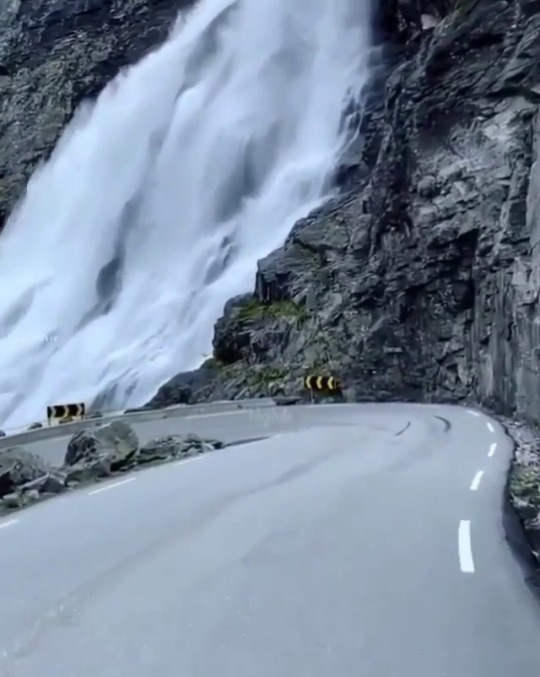 shaved-smooth-sub:  earthstory:  deanblechman@wonderlustcollective Chasing waterfalls in Voss, Norway   Not what I usually post but WOW!!! 