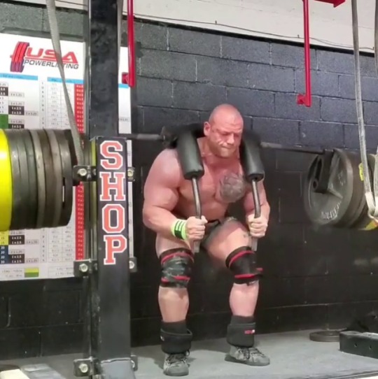 muscleobsessive:  jhfic1:thicknbeefyvin:Power! Soon, he was twirling it around the gym like a massive baton. FUCKIN’ SPEECHLESS