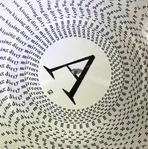 sixpenceee:   The Zoetrope Effect on Vinyl                          