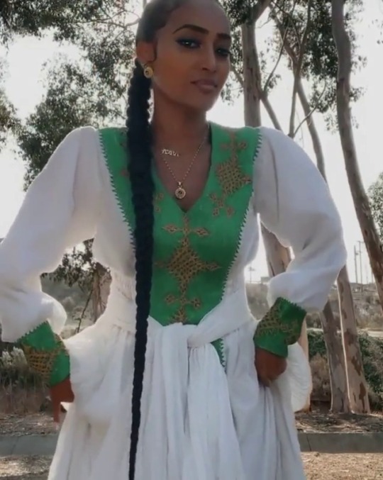 trapromantic:  iamqrusdvl:  Ethiopian beauties   Gorgeous 