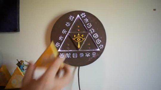 LED Triforce Pedestal made by hylianstore