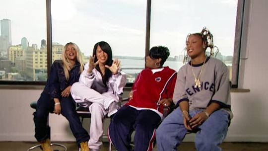 aaliyahhsources:Brand new footage of Aaliyah, Da Brat, Lil’ Kim, and Missy Elliott on the set for ELLE Magazine Photoshoot (1999)