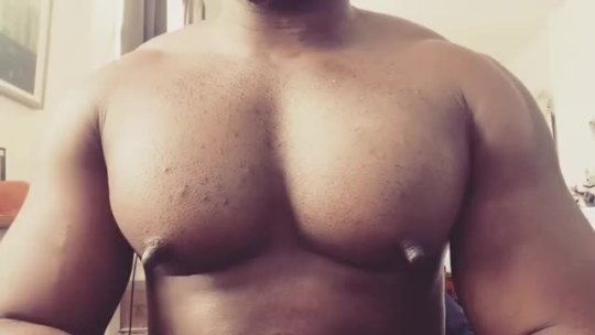 musclemengalaxy:https://instagram.com/pecsnnips?igshid=1gznahao51s5v I’d love to suck those nipples.