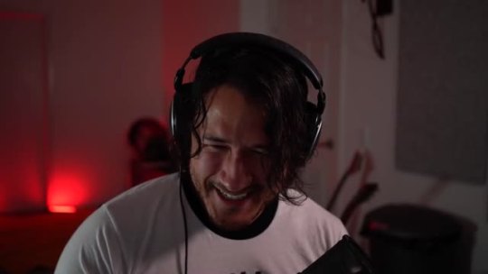 obsessed with mark’s dumb little giggle in today’s peencast for no good reason dfkgsjhkjgfhkj