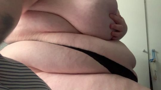 sallycinnamonx-deactivated20201:Such a wide heavy hog🥵😍 can’t wait to get so much bigger 😍
