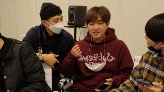 201117 SHINee“s 1st VLIVE on SHINee channel Jinki singing In My Room