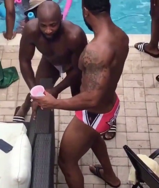 italianthongguy:  Can’t fight speedo attraction!