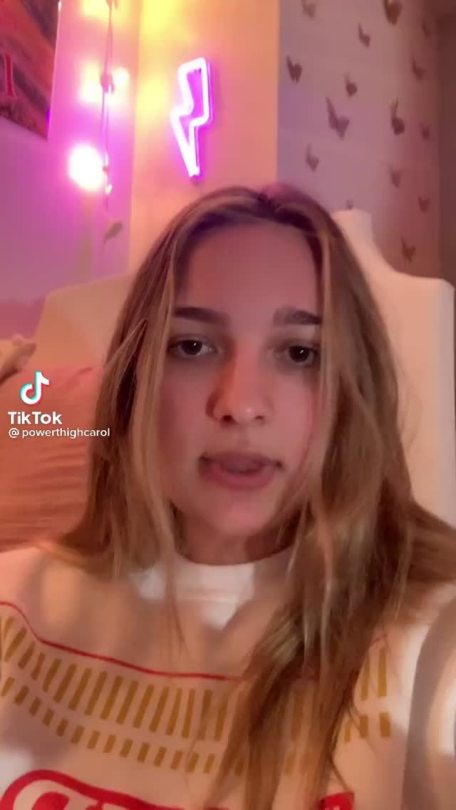 solitarelee:theocseason4:[Transcript: a young woman with long blonde hair is speaking directly into the camera. “I’m gonna tell you guys something that honestly changed my life for good. So if you’re in college, and live in a dorm or an apartment,