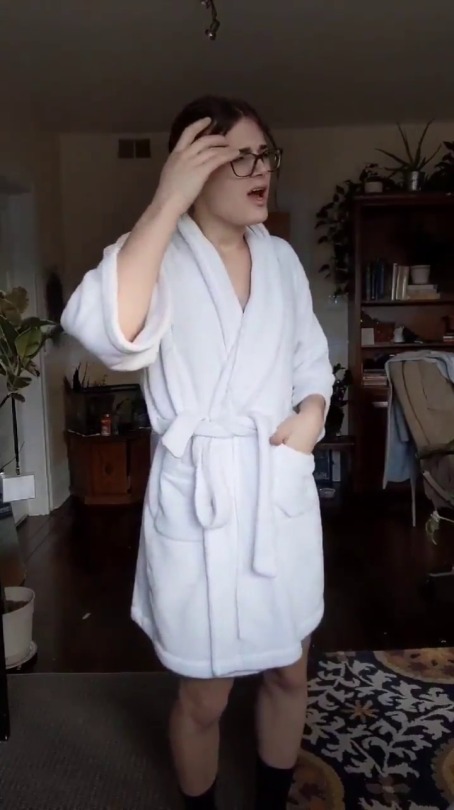 crossdreamers:Transgender lesbian woman tears gender stereotypes apart in viral videoYou have probably heard it before: “Wearing a dress does not make you a woman!”Over at twitter, Eva, a lesbian transgender woman, published this amazing video in