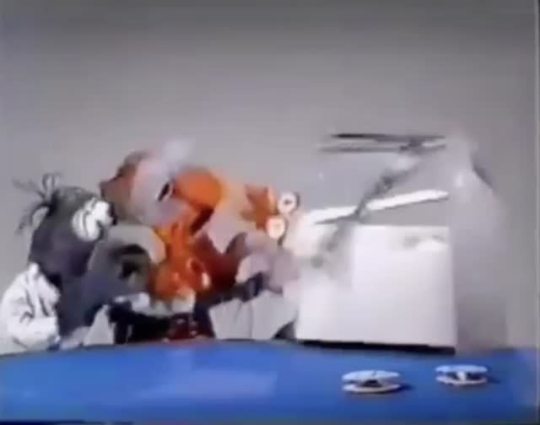 electricxmayhem:obsessed with this muppet clip where Gonzo breaks a piece of machinery