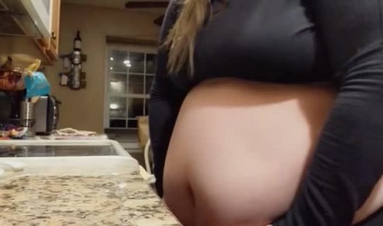 thecupcakecouple:fat belly on the counter 🤤 use me for pizza dough? 😛🐷