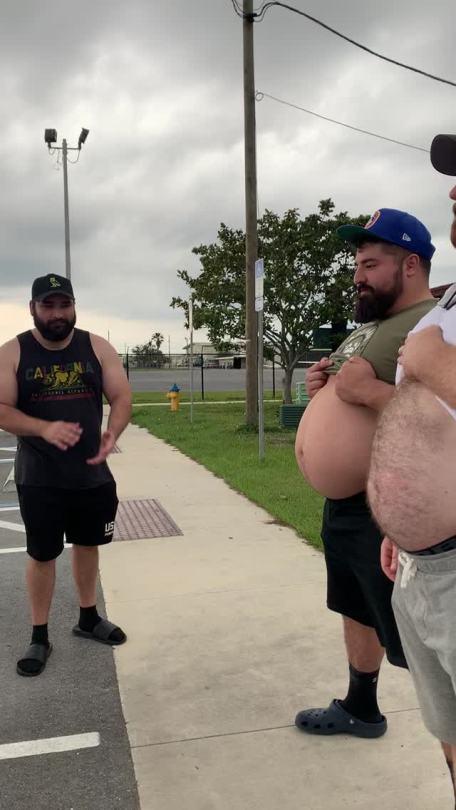 alphabelly:Belly slaps by @powerbelly with @beastbarbelly 