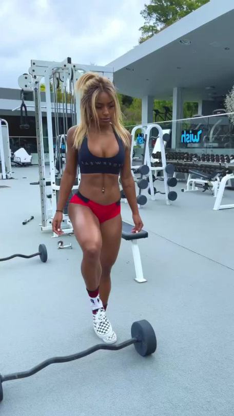 lift24-7everyday:Qimmah Russo 
