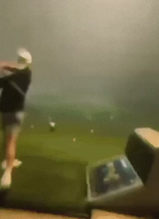 kesekuchen:sixpenceee:Lightning hitting a golf ball in mid air | SourceHoly 