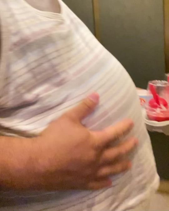 cococubster:It’s the slap 👏 at the end for me !!!! Husbear getting some BELLY love in!!!!!! 😜🤣🤤🥵😈 