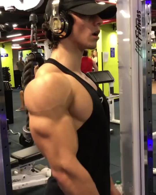 elitealphabro:youngteenmuscle:Get off on your own pharmaceutically enhanced superiority