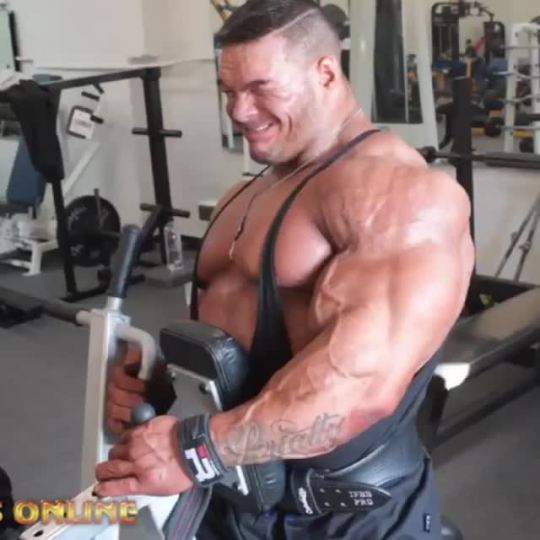 muscletitanlover:bestvideosmuscle:Nick Walker, USAIG: nick_walker39