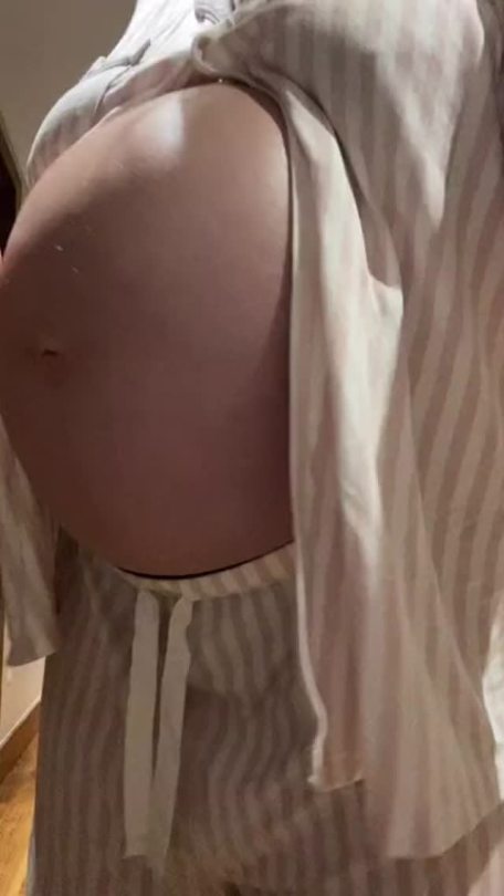 Big Sexy Pregnant Belly