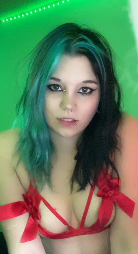 pyschoticbrat:Going to the mall, send money and I might send you pictures later 😏Cashapp $psychoticbratt