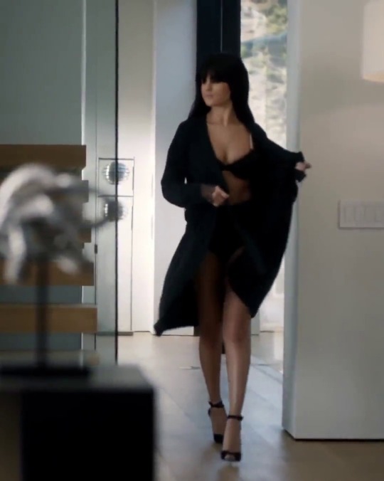 gifsandjiggles:Selena Gomez