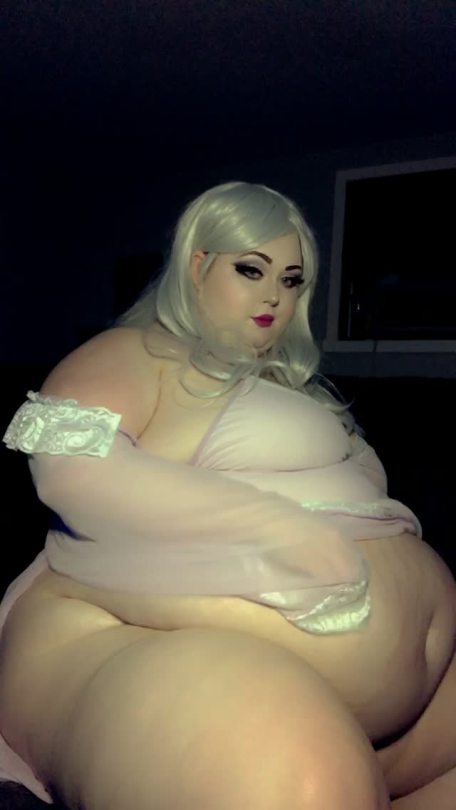 claireberrycow:Your Fat Housewife