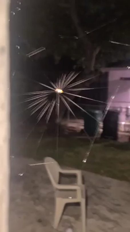 sixpenceee:Time lapse video of a spider making a web | source