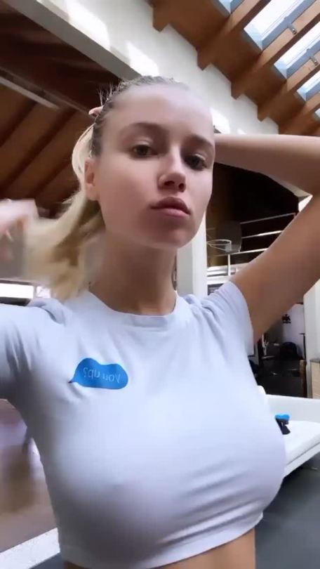 slutsaregood:post-road:Let your followers know that you’re always ready to suck