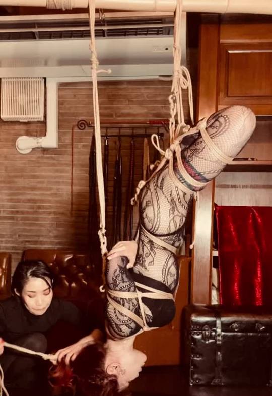 ryouko-kinksm:Favorite =upside down +hair tiedRope Shiho Shinomiya Model @ryouko-kinksm 