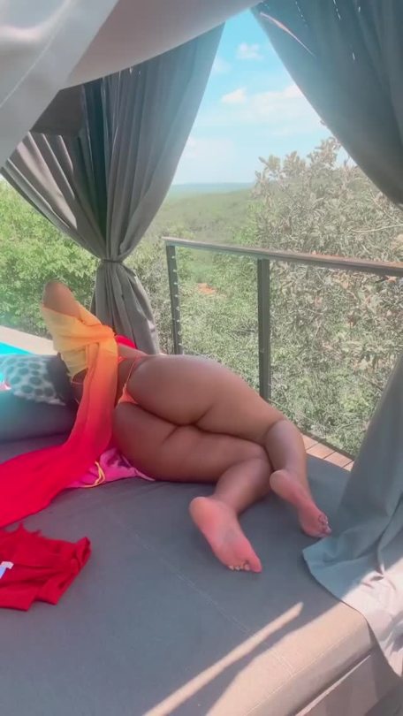 super-loaded-packages:Hella ass