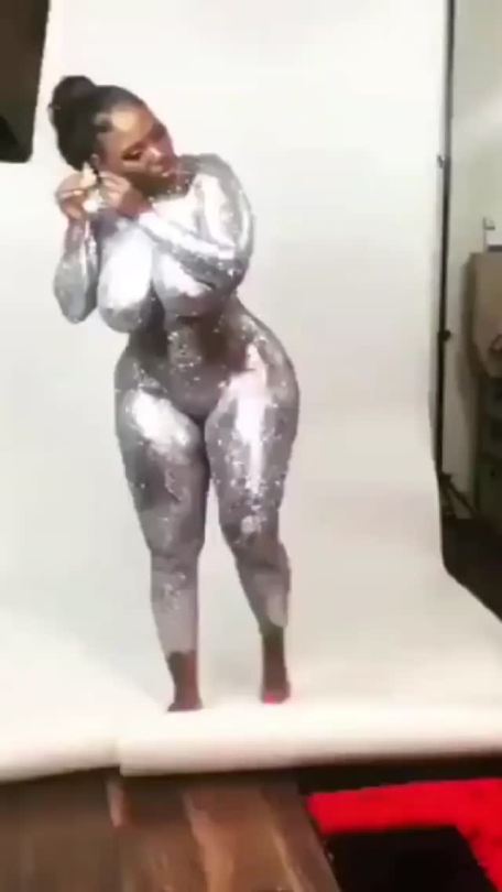 snickercremez:booty-cheeks-r-us:I love fuck a silver bitch too!!! I don&rsquo;t