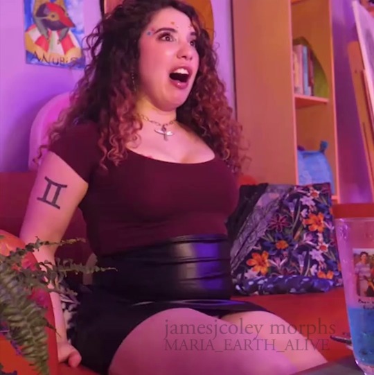 jamesjcoley:  Something bubbly is going on in @mariaphilia‘s belly… what would