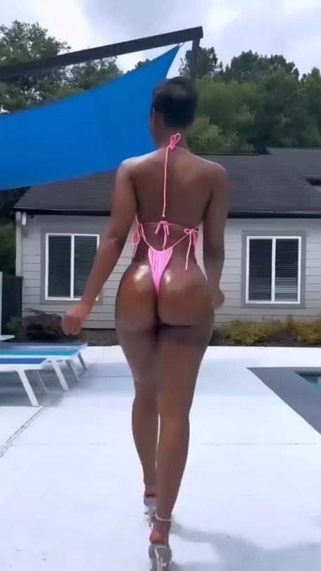 daddyisahornypervert:bigbootybarn:rl3000:Good lawd 😳Your one hot sexy black babygirl!