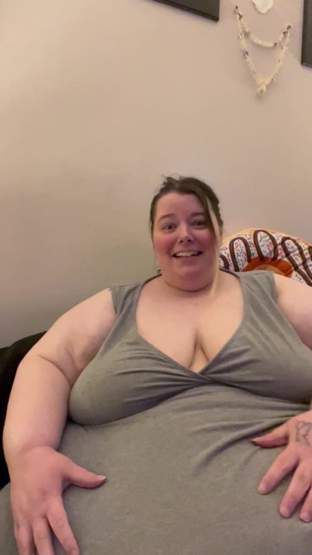 ssbbwpleasantlyplump:I haven’t filmed in a long time. And I don’t have any full length mirrors….