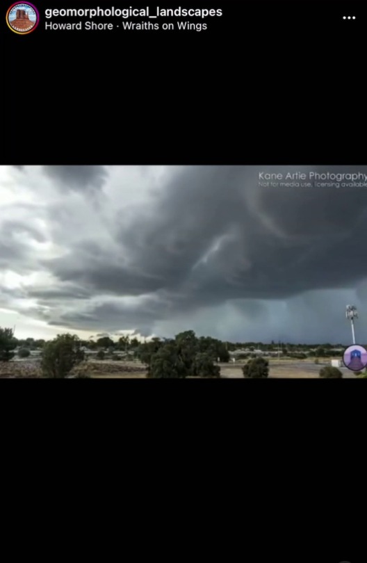 sixpenceee:   Amazing timelapse of heavy rains falling on the community  | source                            